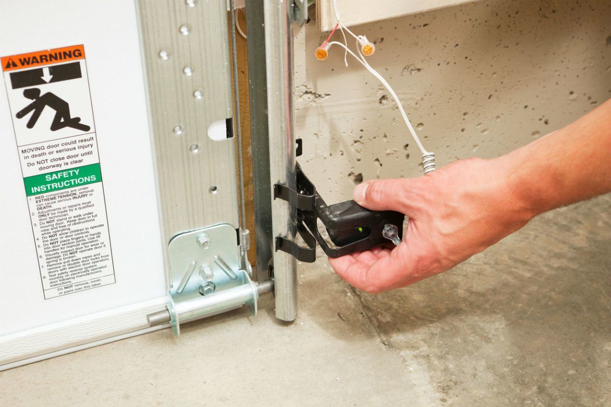 Garage Door Sensor Problems and Easy Fixes