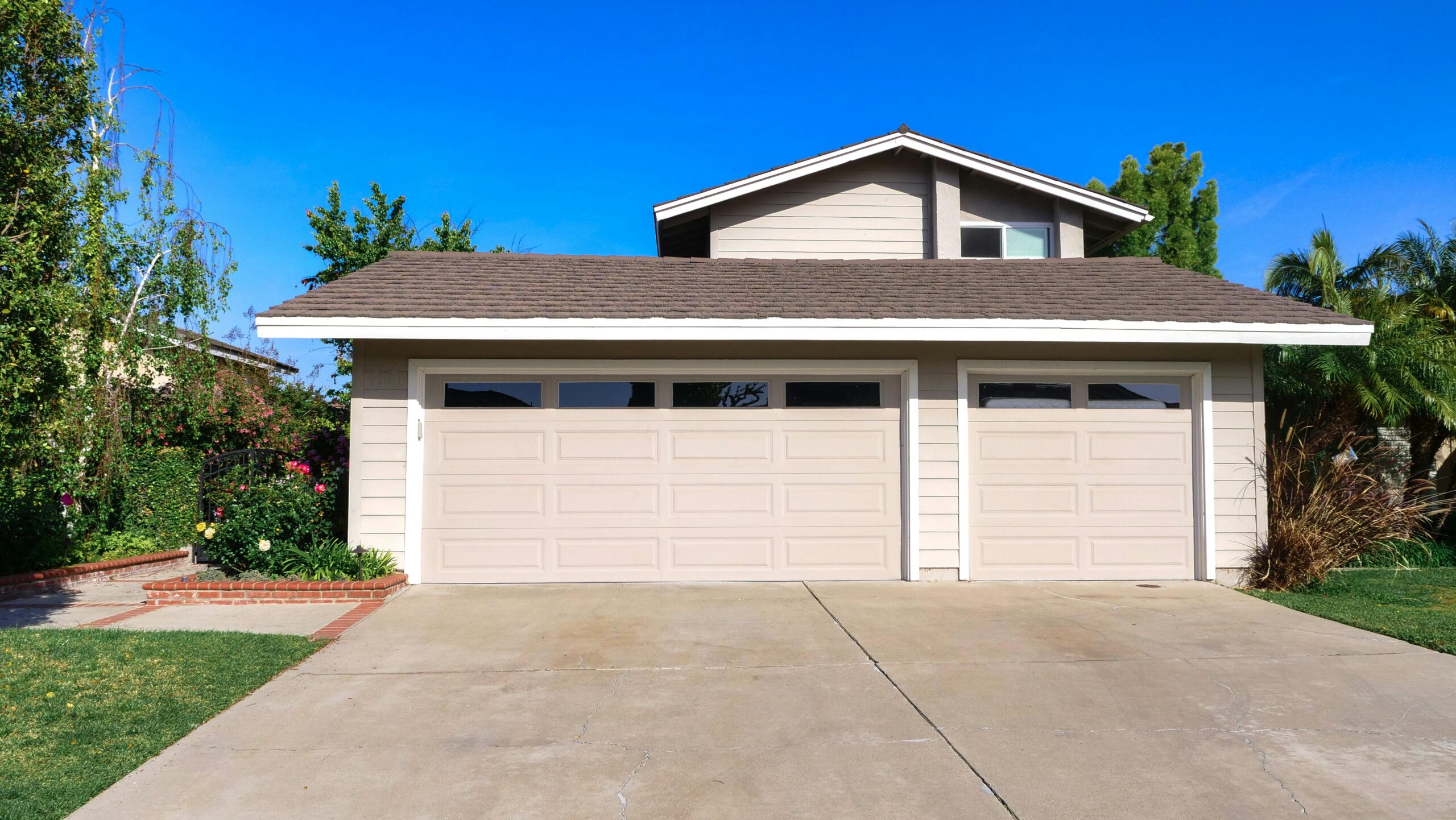 Are Glass Garage Doors Right for Long Beach Homes?