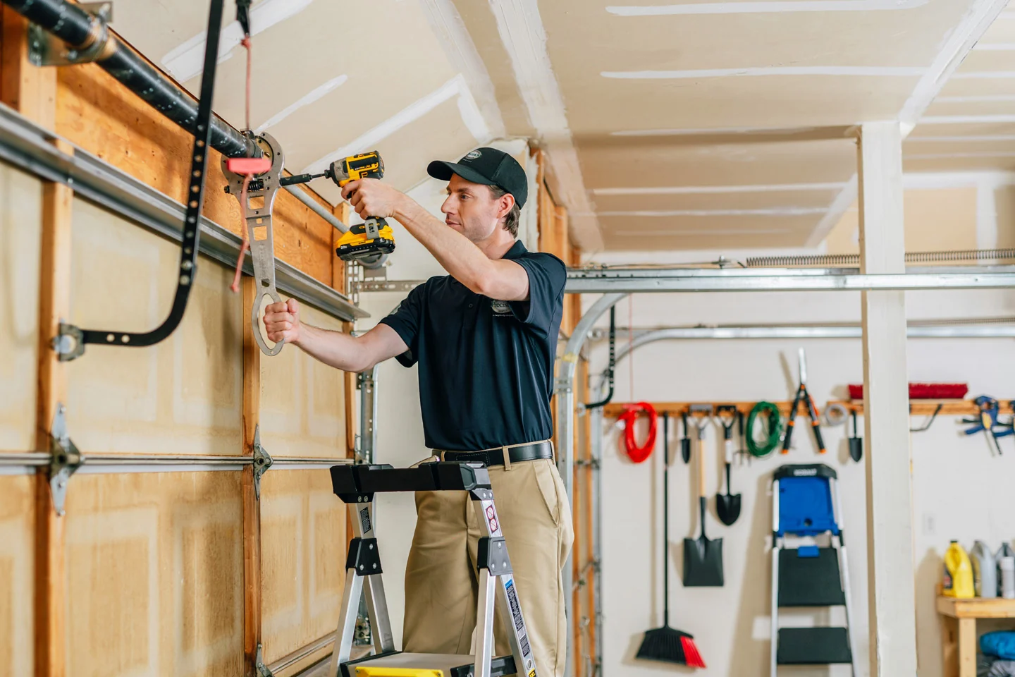 How to Fix a Noisy Garage Door in Long Beach